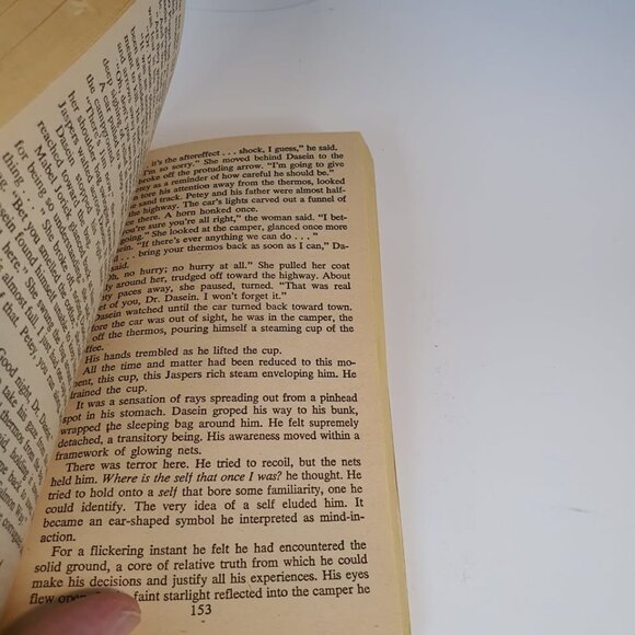 The Santaroga Barrier by Frank Herbert (1982) book - Picture 4 of 9